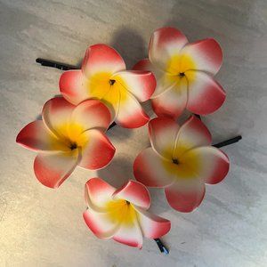 5 Fleurs Hawaïennes pour cheveux avec pince. (NEUVE)